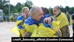 Украінскія вайскоўцы, вызваленыя з расейскага палону, 26 чэрвеня 2025 году