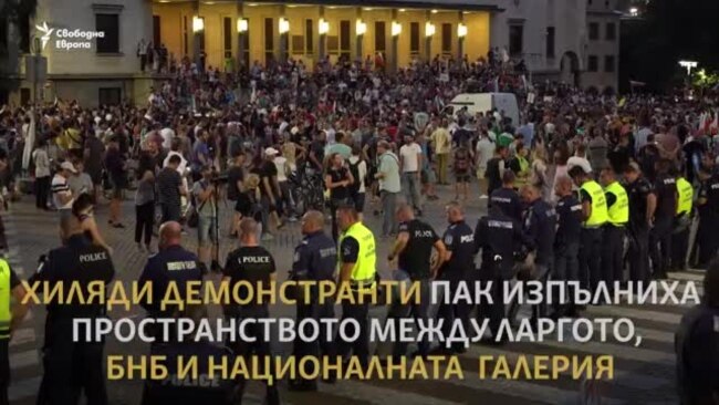 Светлина от площада. "Велико народно въстание" 2 премина без провокации