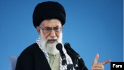 آقای خامنه ای، سیاست های هسته ای جمهوری اسلامی ایران را تایید کرد.