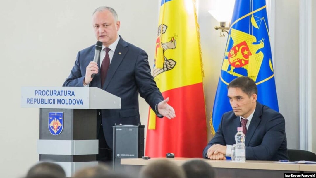 Alexandru Stoianoglo (dreapta), numit la conducerea Procuraturii Generale de fostul președinte al Republicii Moldova, prorusul Igor Dodon - noiembrie 2019, la Chișinău