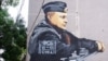 Російські силовики шукають авторів «сепаратистського» напису на муралі Путіна в Криму