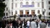 Студенты надеются, что это поможет им устроиться на постоянную работу
