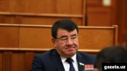 Сурхондарё вилояти ҳокими Тўра Боболов.