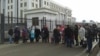 Акция протеста у здания генеральной прокуратуры в Астане. 11 апреля 2014 года.