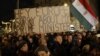 Протестувальники закликають відновити дію попередньої конституції країни