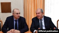 Президент Армении Армен Саркисян (справа) и исполнительный директор фонда «Айастан» Айкак Аршамян