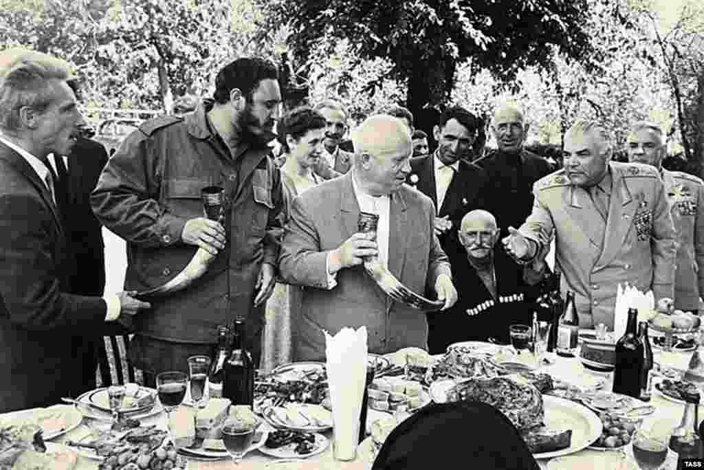 Никита Хрущев менен Абхазияда. 1963