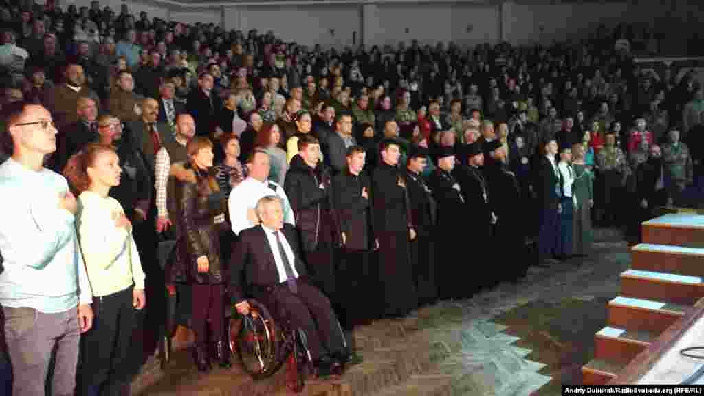 Гімн України під час урочистого відкриття Всеукраїнського центру допомоги ветеранам АТО та їхнім сім'ям, Київ, 17 листопада 2016 року