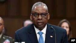 Oficialii militari americani sunt frustrați că Israelul nu a informat Washingtonul despre intenția de a ataca consulatul iranian din Siria. Foto: Lloyd Austin, șeful Pentagonului.