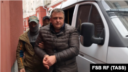 Владислав Єсипенко під час затримання співробітниками ФСБ у Криму в березні 2021 року