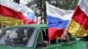 Всего на форум прибыло около 500 делегатов, но самой многочисленной была делегация из Южной Осетии. Практически все югоосетинское руководство дружно выдвинулось на север